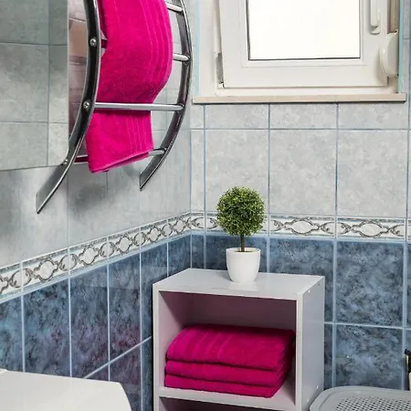 Apartment 3 Bedrooms Dmt Kastela