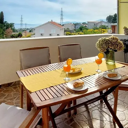 公寓 3 Bedrooms Dmt Kaštela