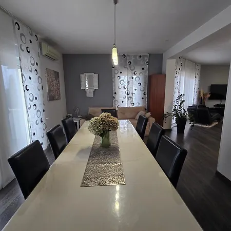 3 Bedrooms Dmt Apartament *