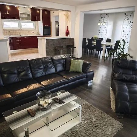 Apartment 3 Bedrooms Dmt Kastela