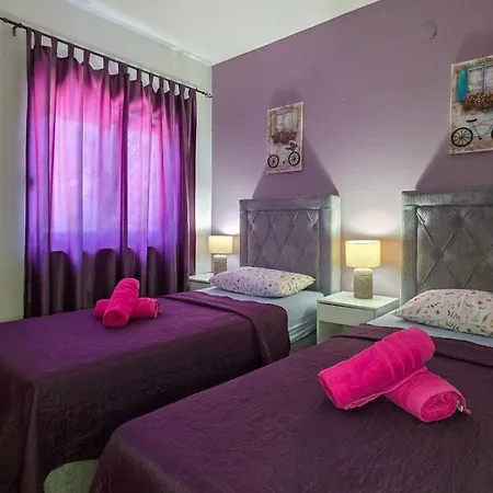 3 Bedrooms Dmt Apartment *