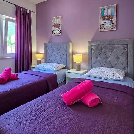 Apartment 3 Bedrooms Dmt Kastela