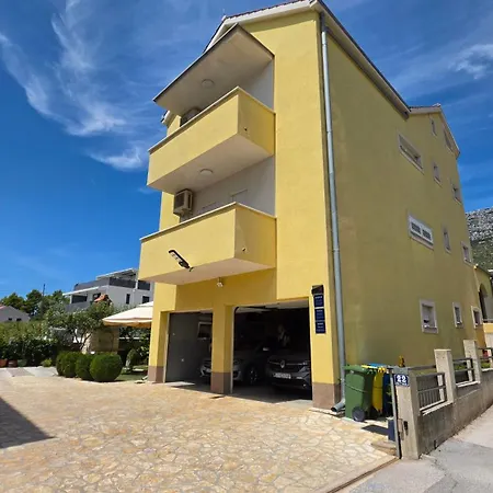 3 Bedrooms Dmt Apartment *