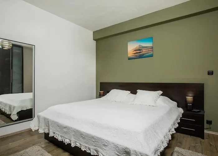 3 Bedrooms Dmt * Kaštela