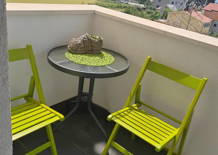 3 Bedrooms Dmt Apartament *