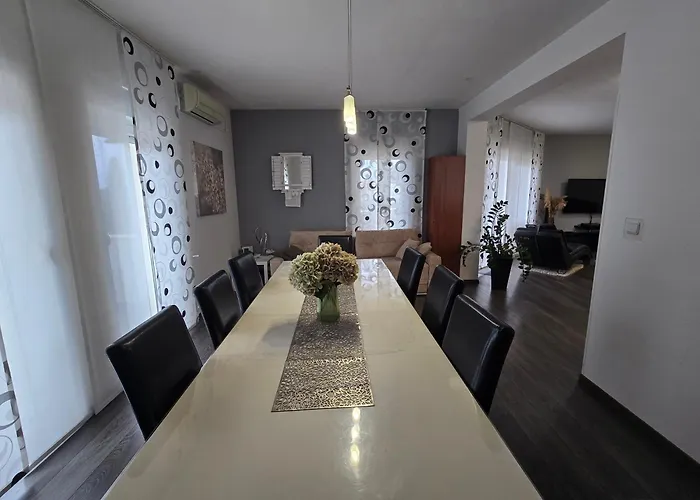 3 Bedrooms Dmt Apartment *