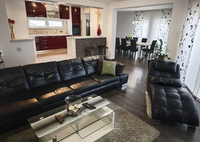 Apartament 3 Bedrooms Dmt Kaštela